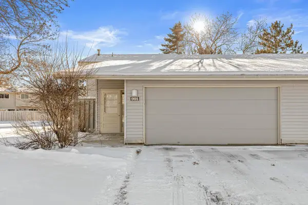 991 Carmel Court, Shoreview, MN 55126