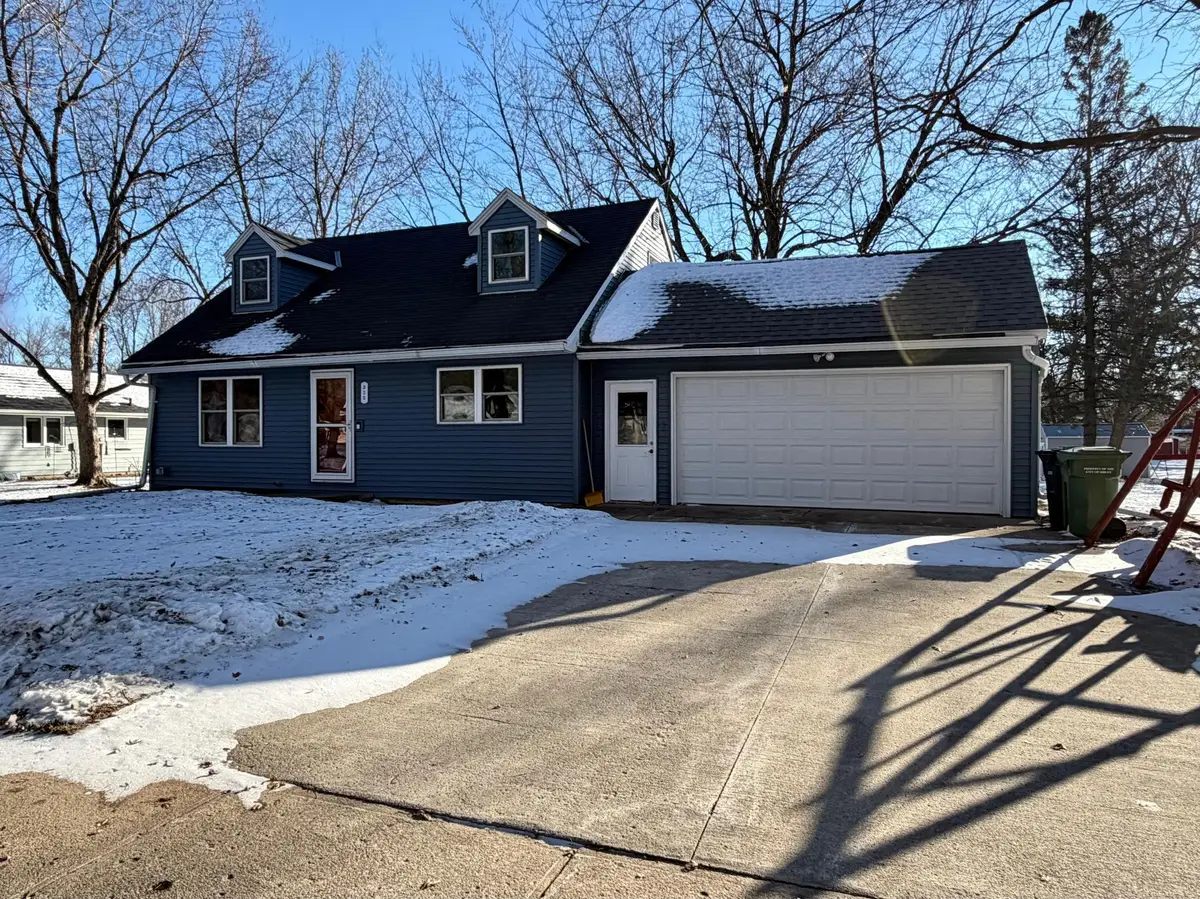 935 4th Street Ne, Sibley, IA 51249 - Image #1