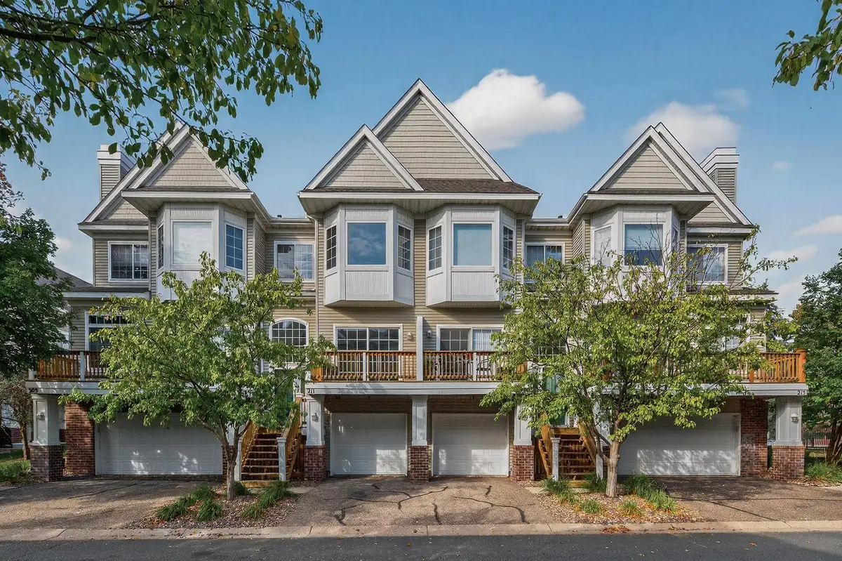 211 Christenson Way Ne, Fridley, MN 55432 - Image #1