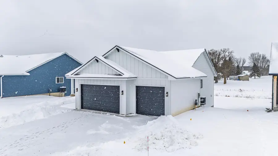 1660 Squirrel Way, New Richmond, WI 54017 - Image #2