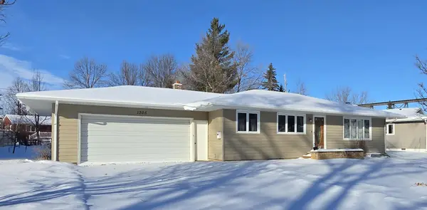 1305 Chautauqua Boulevard, Valley City, ND 58072