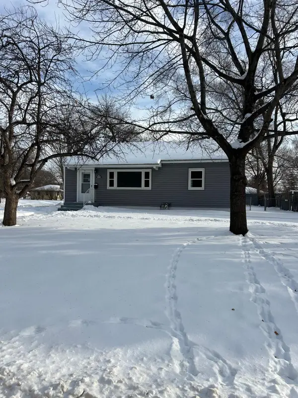 5654 Bryant Avenue N, Brooklyn Center, MN 55430