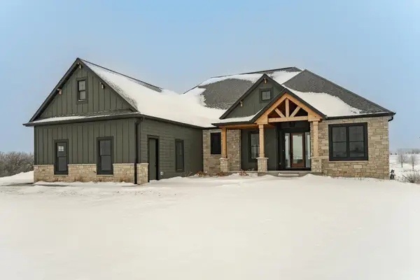 4980 Royal Oaks Circle Sw, Rochester, MN 55902