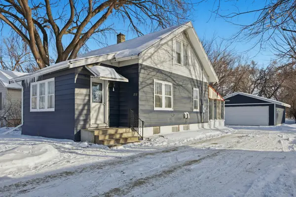 212 10th Street N, Moorhead, MN 56560