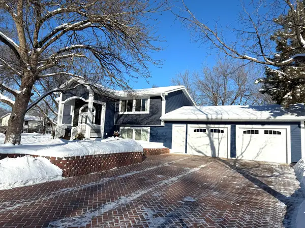 10300 Parkview Lane, Champlin, MN 55316