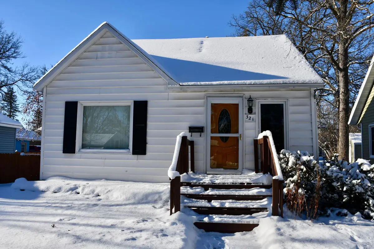 321 Tindolph Avenue N, Thief River Falls, MN 56701 - Image #1