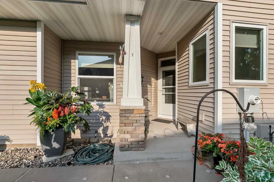 263 Wentworth Avenue E, West Saint Paul, MN 55118 - #2