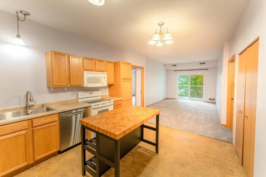 1590 Parkwood Drive #102, Woodbury, MN 55125 - Image #2