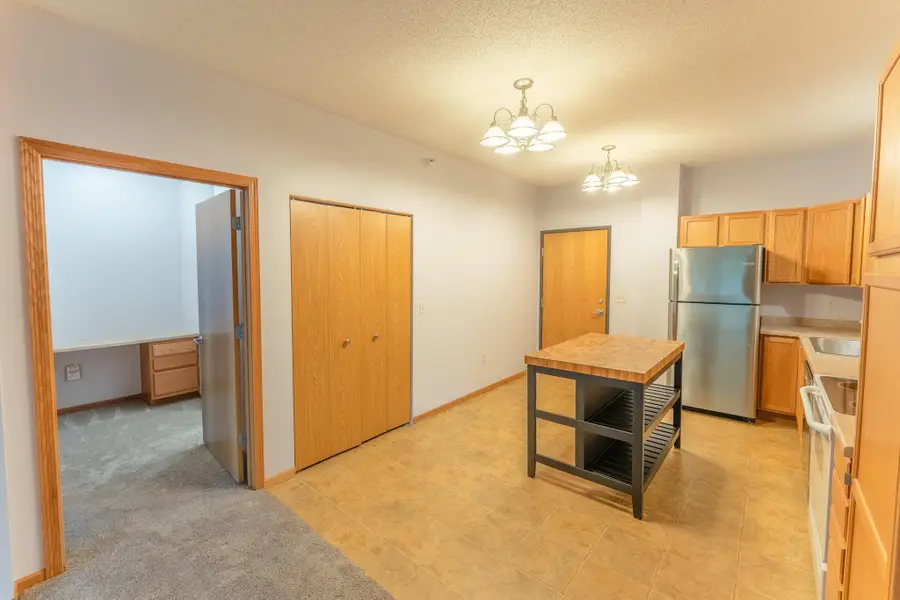 1590 Parkwood Drive #102, Woodbury, MN 55125 - Image #3