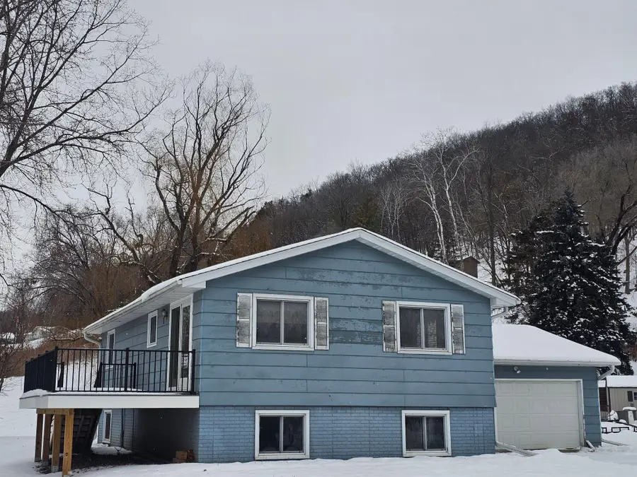 211 Edgeview Drive, Rollingstone, MN 55969 - Image #2