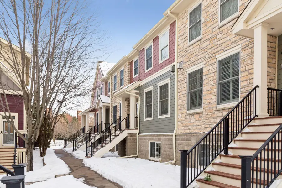 10756 Falling Water Lane #B, Woodbury, MN 55129 - Image #2