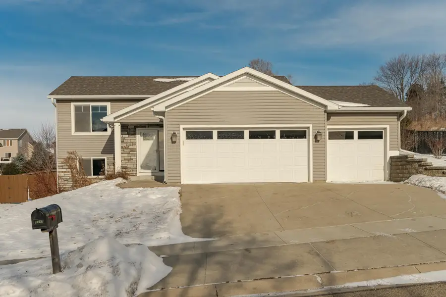 5077 Ridgeview Drive Nw, Rochester, MN 55901 - Image #2