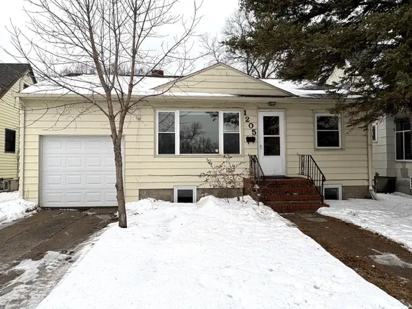 1205 6th Street S, Moorhead, MN 56560