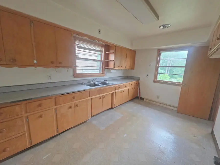 716 E 37th Street, Hibbing, MN 55746 - Image #3