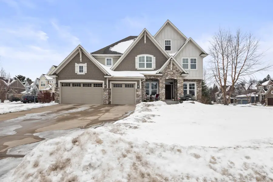 148 Wildwood Court, Mahtomedi, MN 55115 - Image #2