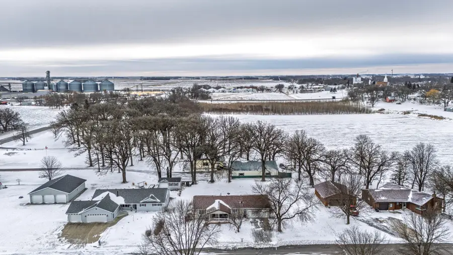 609 E 8th Street, Winthrop, MN 55396 - #2