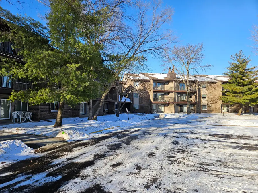 3425 Golfview Drive #112, Eagan, MN 55123 - Image #2