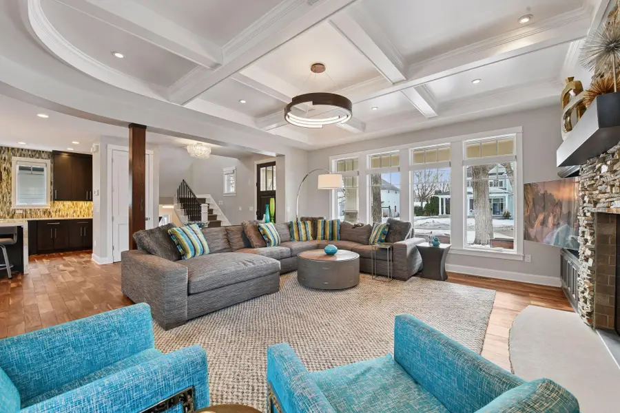 633 Park Street E, Wayzata, MN 55391 - Image #3