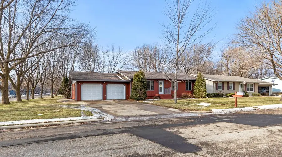 1104 Cheryl Avenue, Marshall, MN 56258 - Image #2