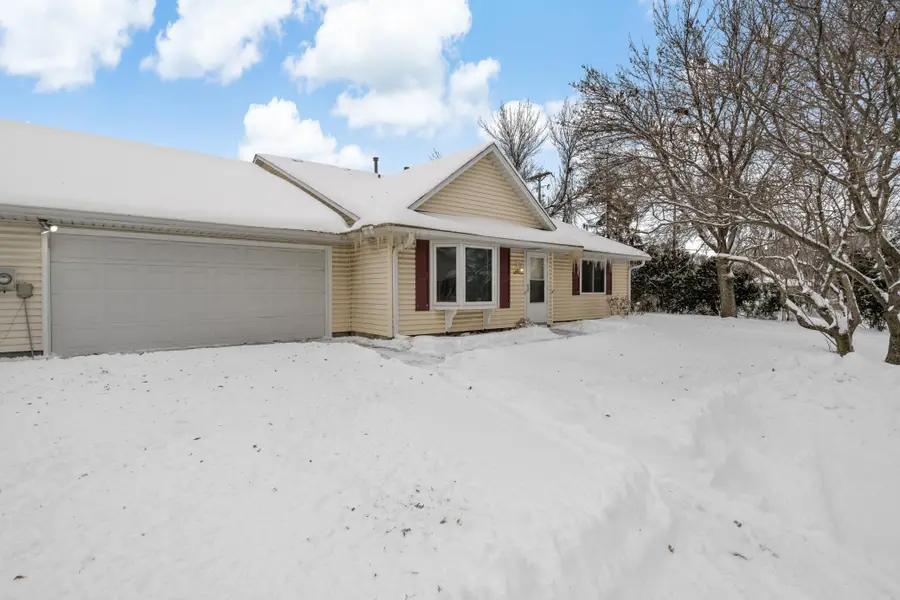 3650 Gershwin Lane N, Oakdale, MN 55128 - Image #2