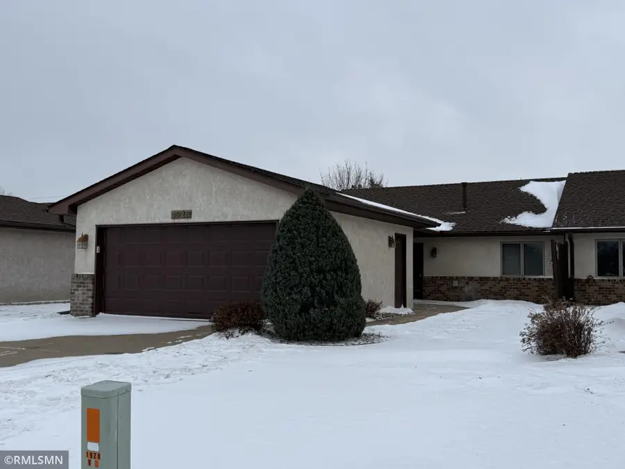 1928 Vierling Drive E, Shakopee, MN 55379 - Image #2