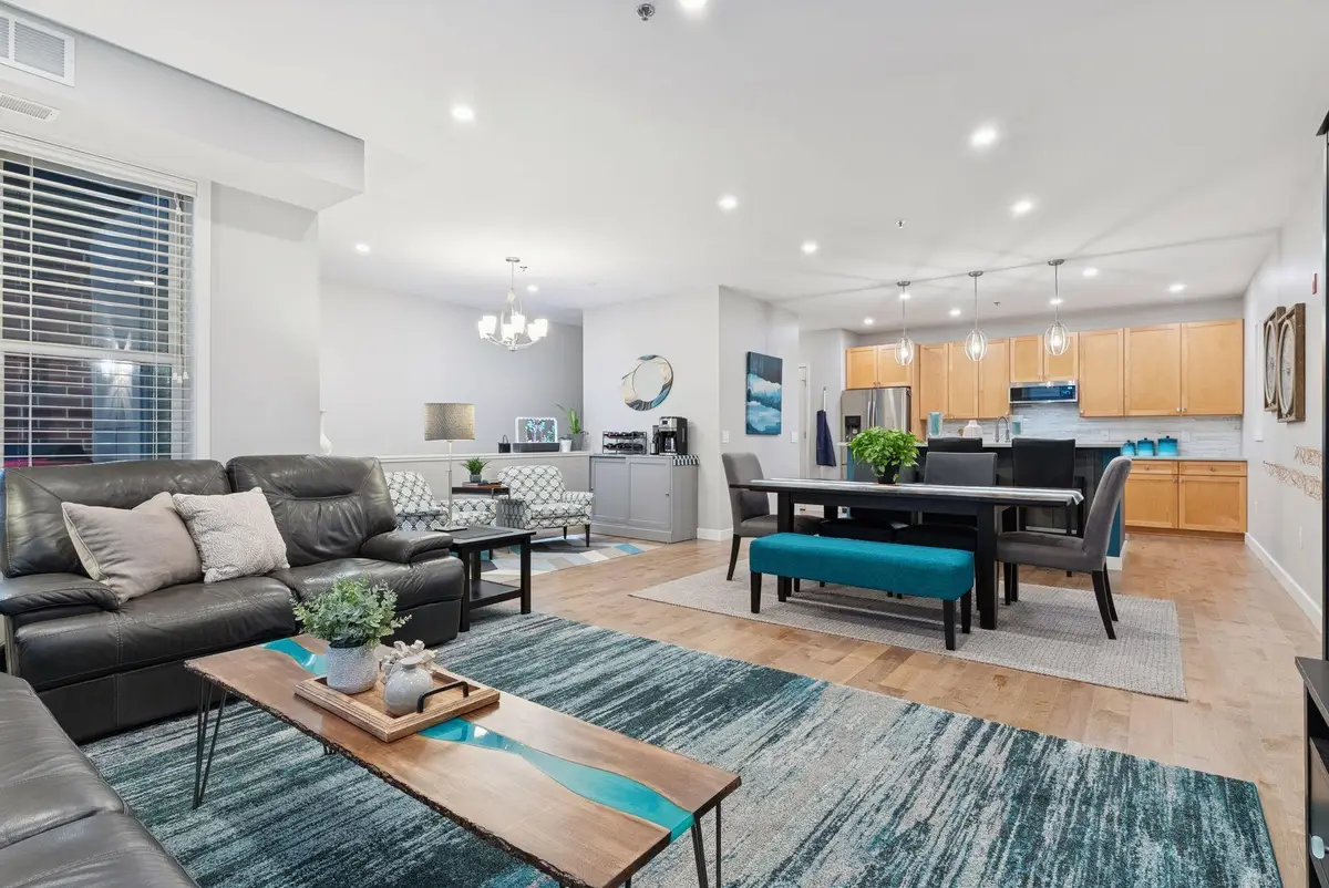 209 8th Street E #201, Saint Paul, MN 55101 - Image #1