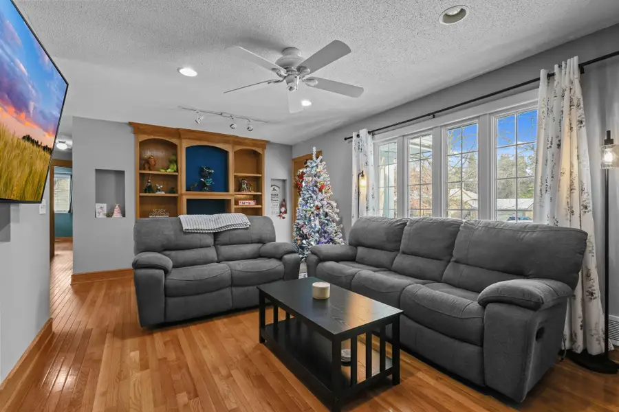 8021 Elbe Street, Circle Pines, MN 55014 - Image #3