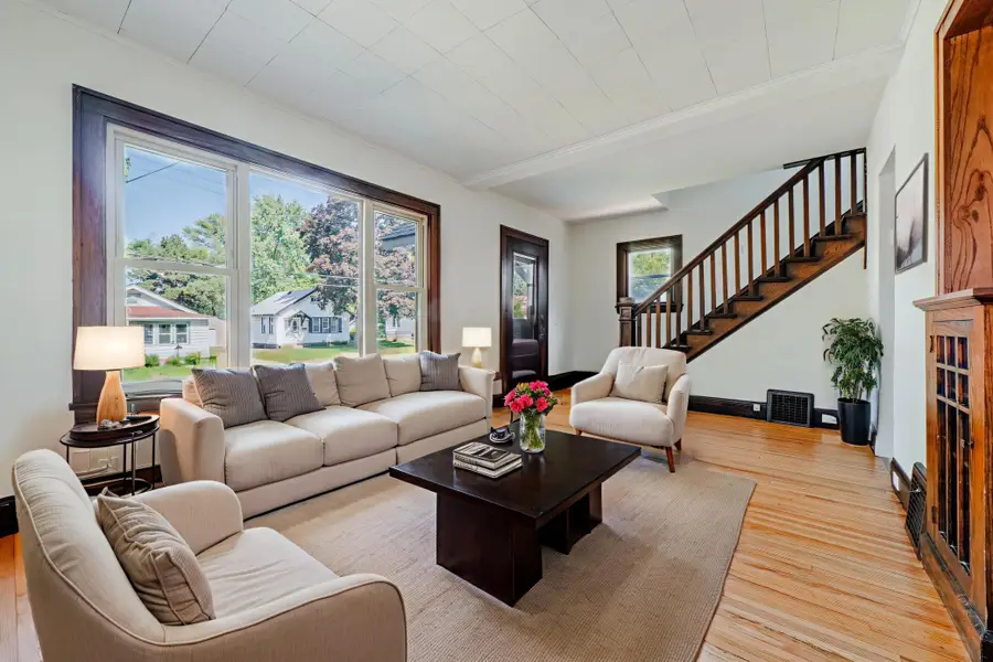 954 43rd Avenue Ne, Columbia Heights, MN 55421 - Image #2