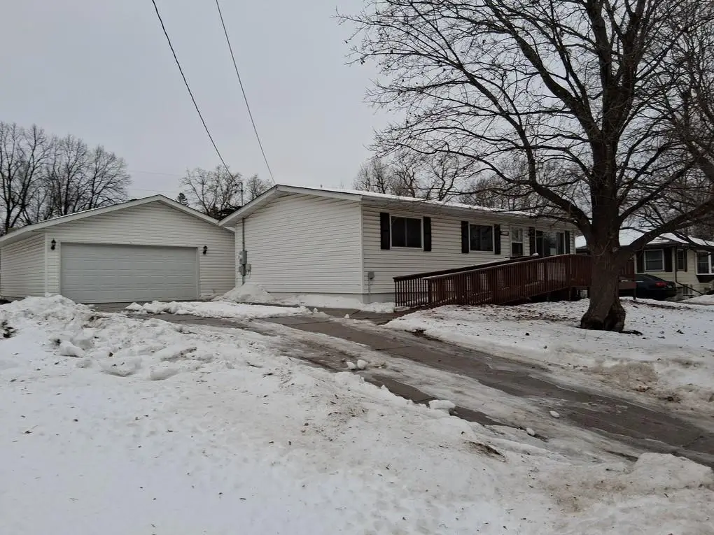 230 Spruce Drive E, Annandale, MN 55302 - Image #1