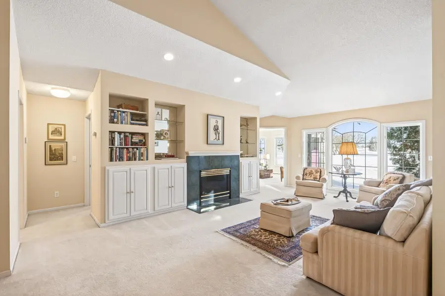 8810 Pointe Vista Drive, Victoria, MN 55386 - Image #3