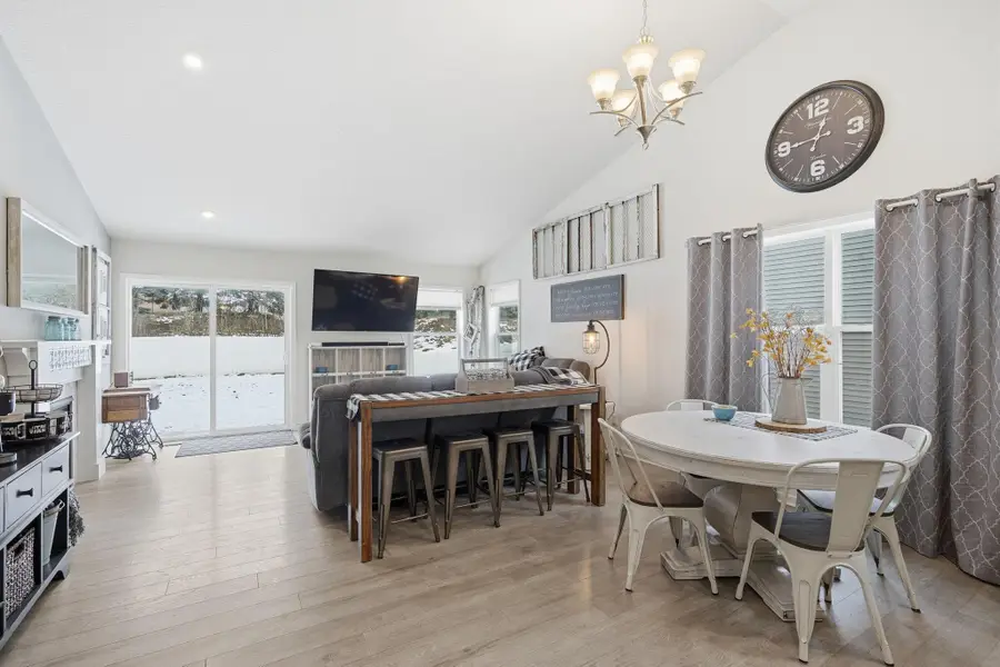 18064 Gleaming Court, Lakeville, MN 55044 - Image #2