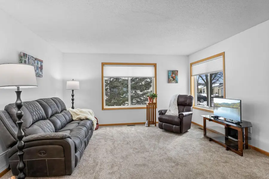 814 Ivy Ridge Lane, Buffalo, MN 55313 - Image #2