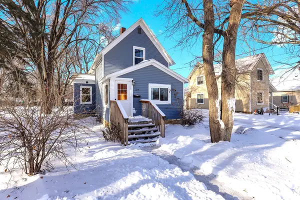 724 8th Avenue Nw, Faribault, MN 55021