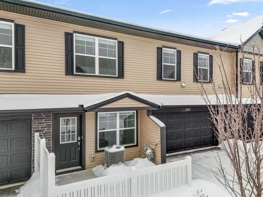 5229 Long Pointe Pass, Woodbury, MN 55129 - Image #3