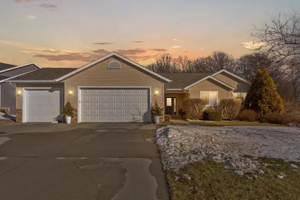 2502 7th Street Ne, Waseca, MN 56093