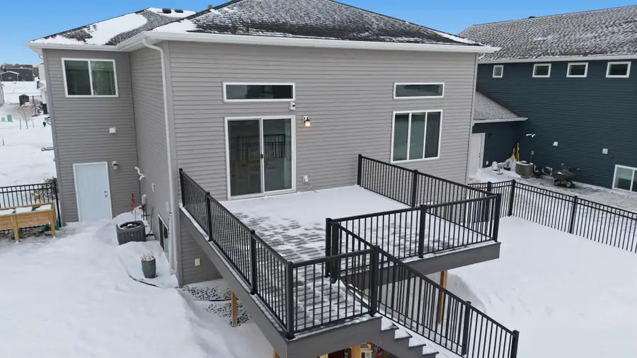 413 Hampton Drive W, Moorhead, MN 56560 - Image #2