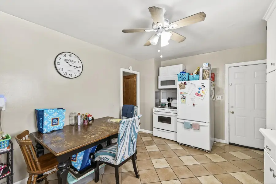 1562 Ivy Avenue E, Saint Paul, MN 55106 - #3