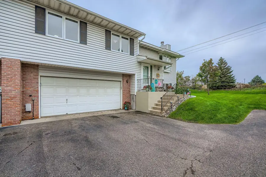 14715 Endicott Way, Apple Valley, MN 55124 - Image #3