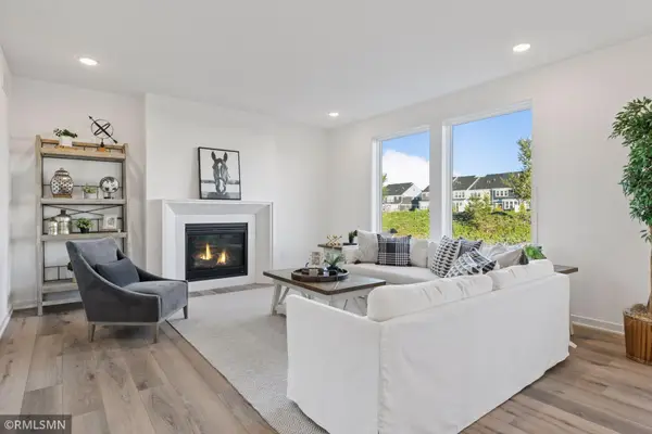 10157 Blackmoor Road, Woodbury, MN 55129