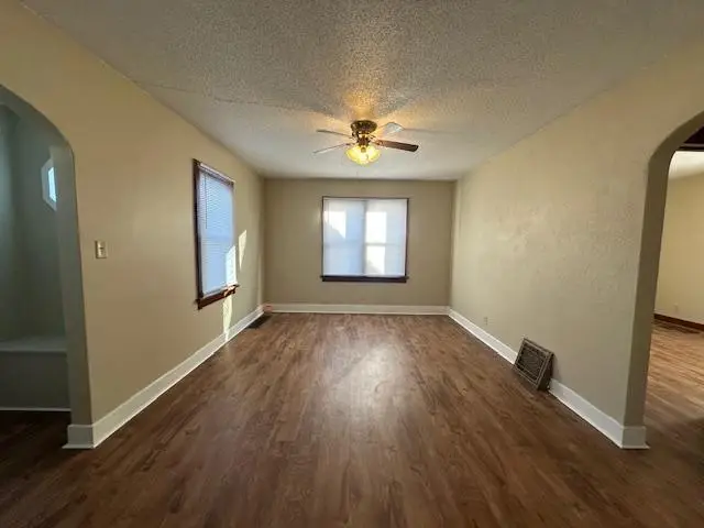 905 9th Avenue Sw, Austin, MN 55912 - #3