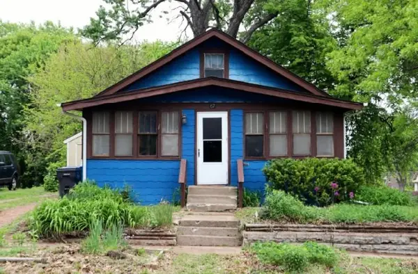 67 Sidney Street W, Saint Paul, MN 55107