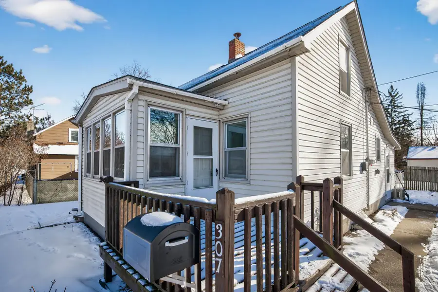 307 W 5th Street, Chaska, MN 55318 - #2