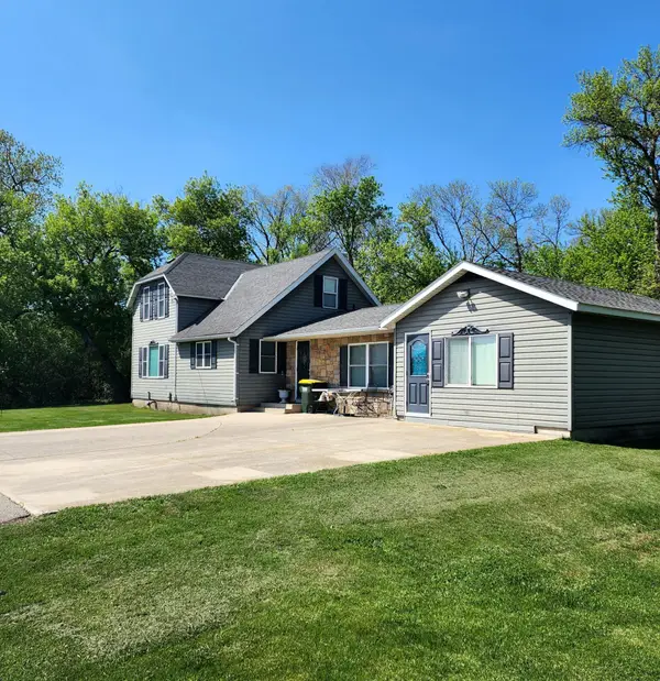 1910 30th Street Sw, Willmar, MN 56201