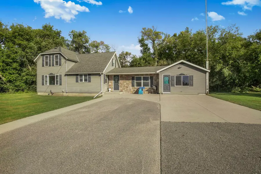 1910 30th Street Sw, Willmar, MN 56201 - Image #2