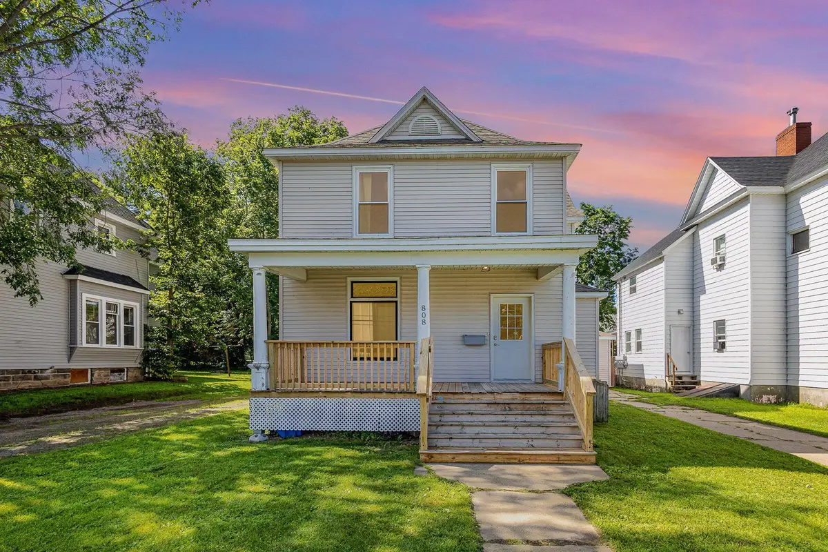 808 9th Ave E, Menomonie, WI 54751 - #1