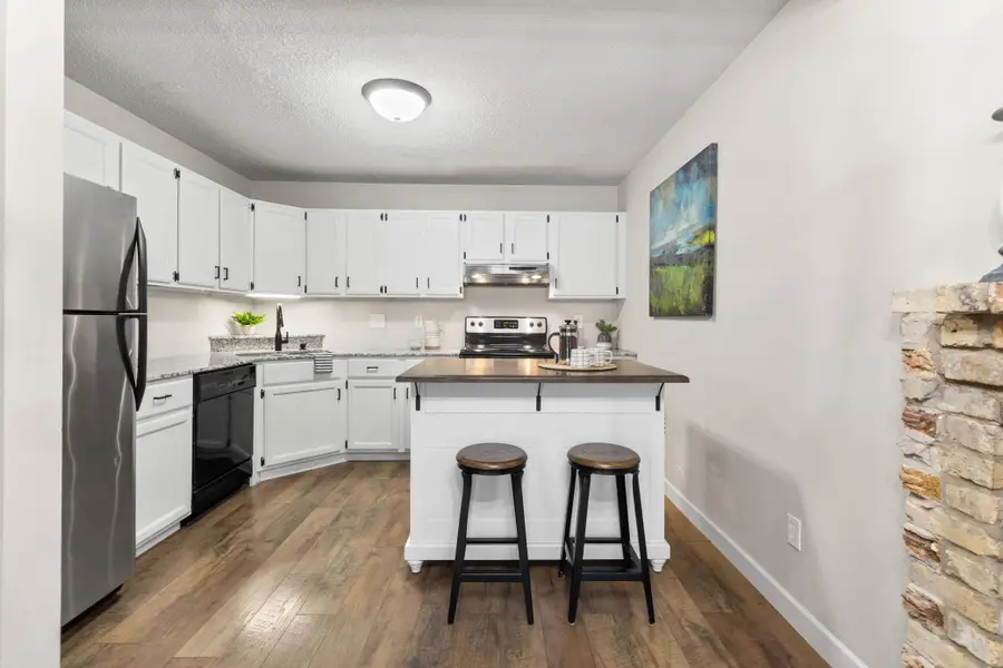 2240 Ridge Drive #13, Saint Louis Park, MN 55416 - Image #2