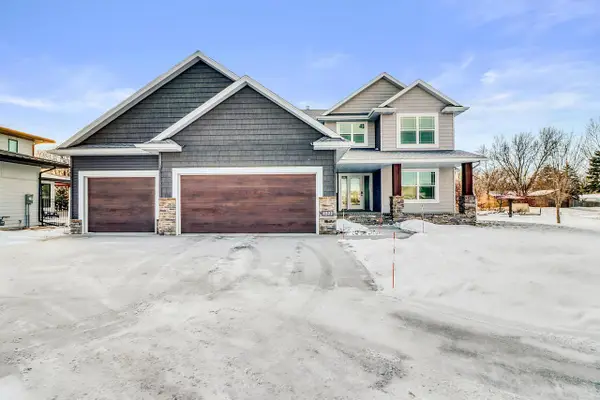 3521 Grandwood Drive N, Fargo, ND 58102