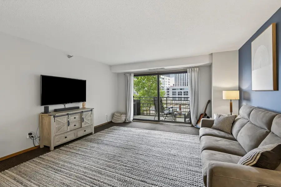 66 9th Street E #1313, Saint Paul, MN 55101 - #2