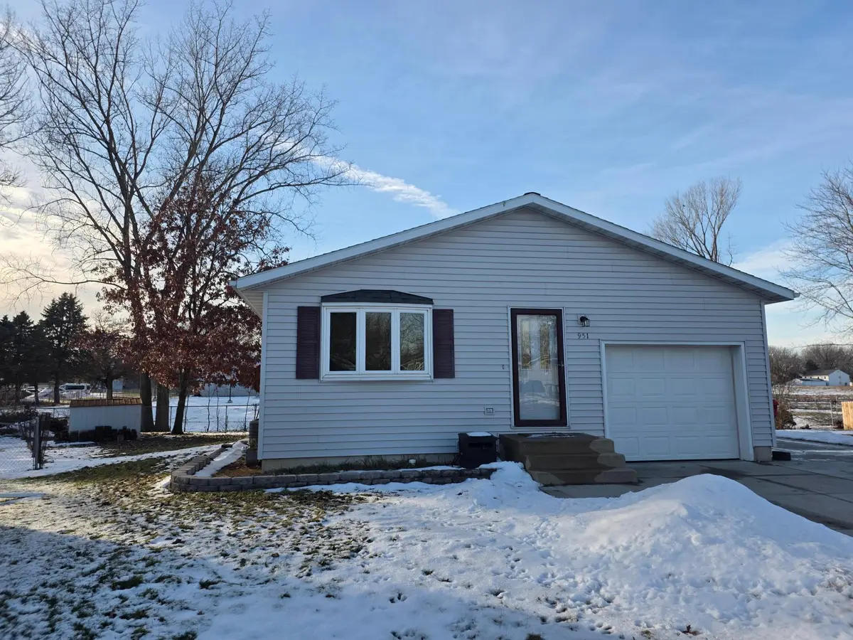 951 W Village Circle Se, Rochester, MN 55904 - #1