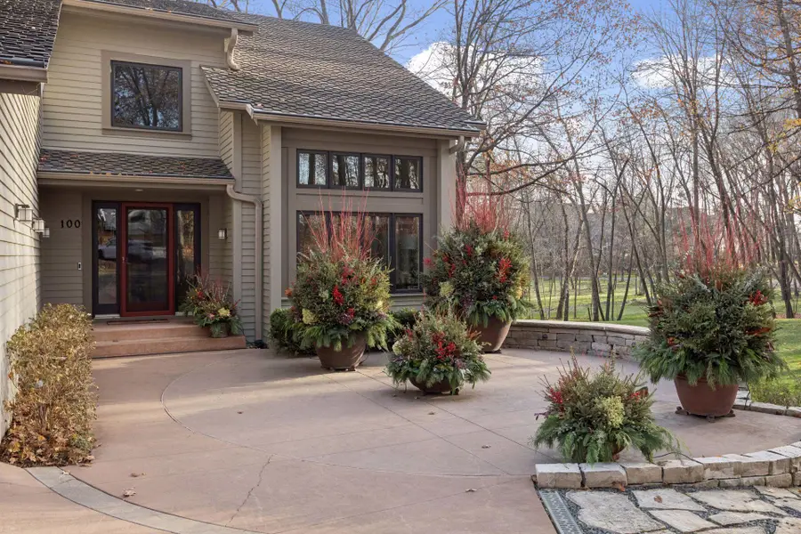 100 Black Oaks Lane N, Plymouth, MN 55391 - Image #2